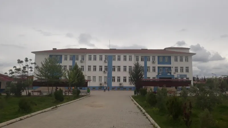 Osmaniye Mehmet Nuri Arıoğlu İlkokulu - Osmaniye ilkokulları