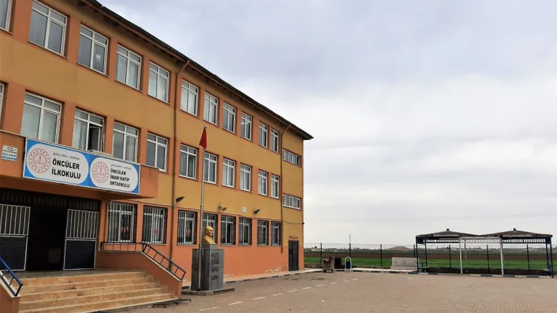 Öncüler İlkokulu Fotoğrafı