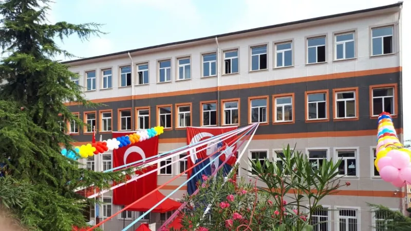 Trabzon Ayfer Karakullukçu İlkokulu - Trabzon ilkokulları