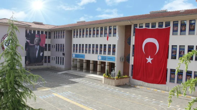 Trabzon Bedri Rahmi Eyüboğlu İlkokulu - Trabzon ilkokulları