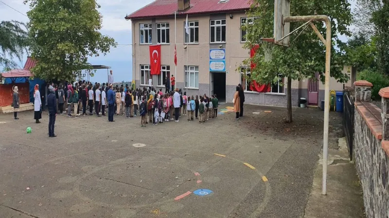 Trabzon Şehit Pilot Yüzbaşı Burak Gençcelep İlkokulu - Trabzon ilkokulları