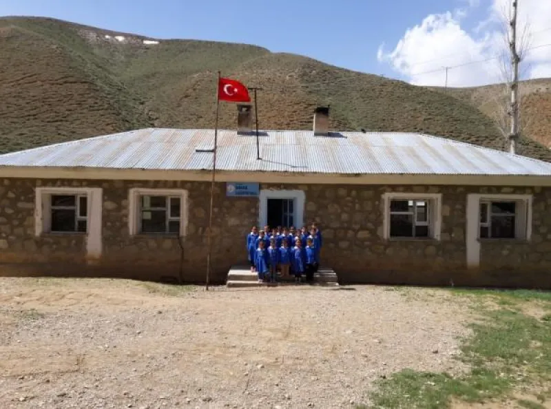Van Savaş İlkokulu - Van ilkokulları