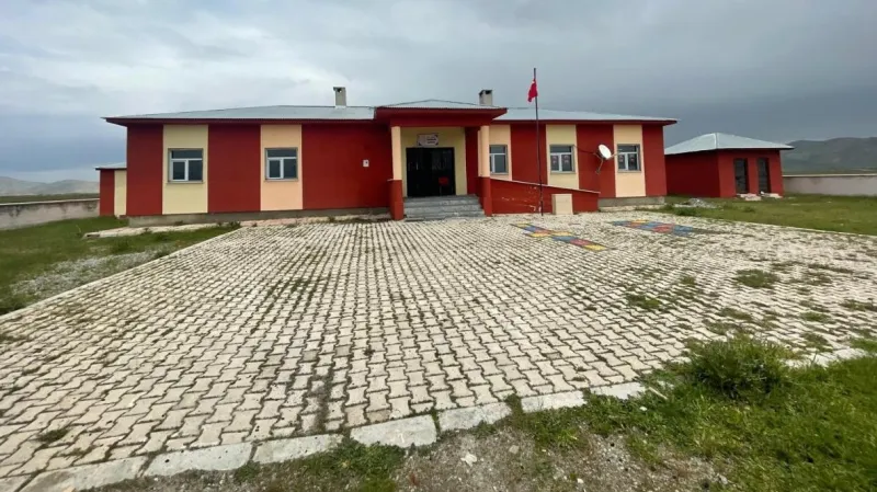 Van Bezirhane İlkokulu - Van ilkokulları
