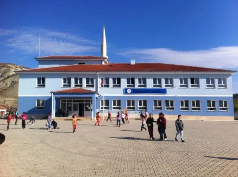 Kadışehri Şehit Bünyamin Duymaz İlkokulu Fotoğrafı